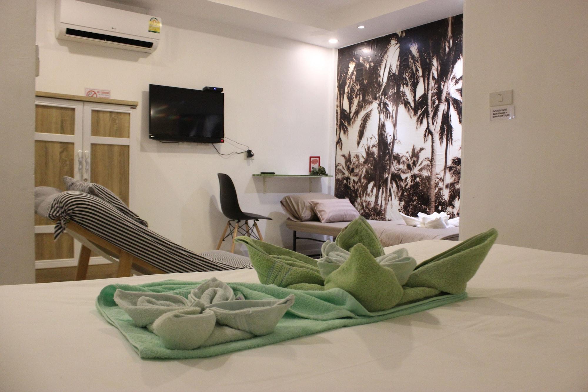 1715 House - White Rhino Hotel Rawai Екстериор снимка