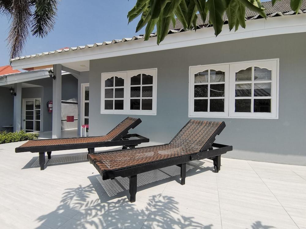 1715 House - White Rhino Hotel Rawai Екстериор снимка