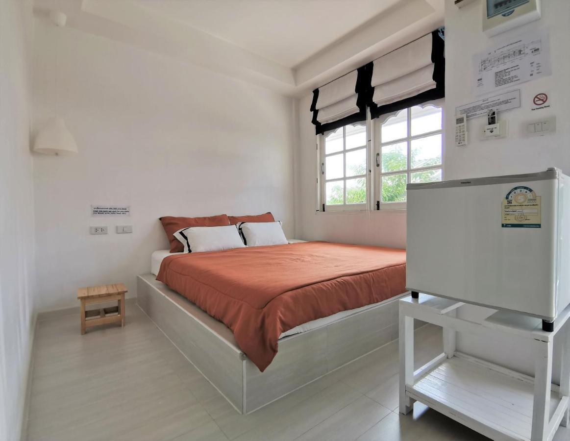 1715 House - White Rhino Hotel Rawai Екстериор снимка