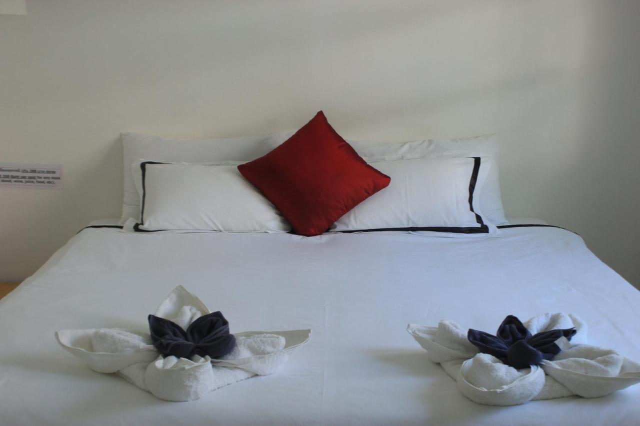 1715 House - White Rhino Hotel Rawai Екстериор снимка