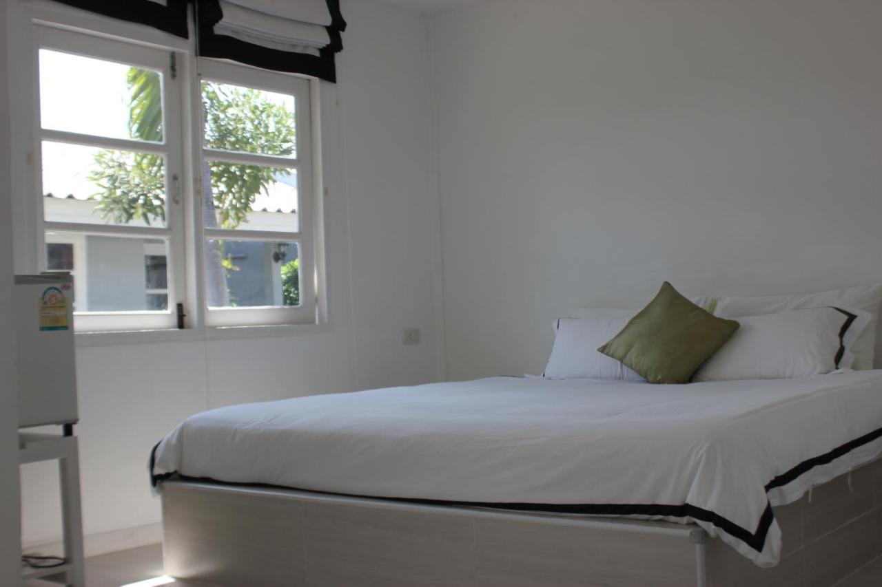 1715 House - White Rhino Hotel Rawai Екстериор снимка